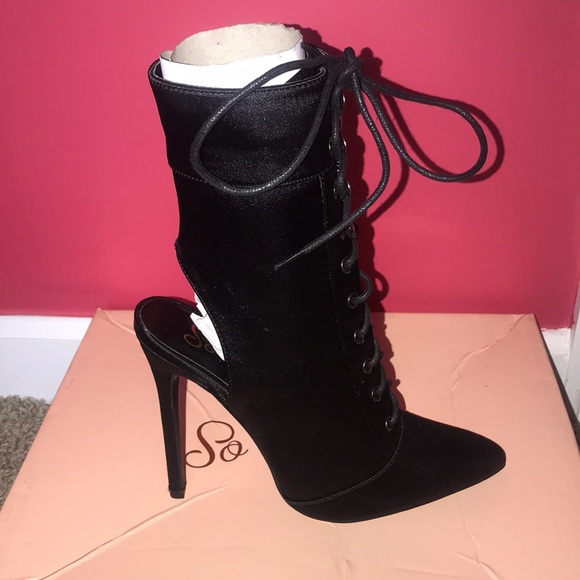 Heels - Picture 3 of 3